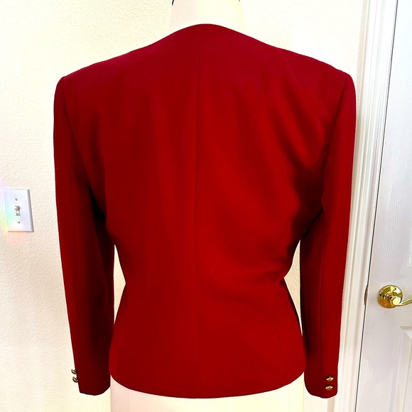 Leslie Fay Sportswear, size 16, collarless blazer, gold button - Picture 3 of 11